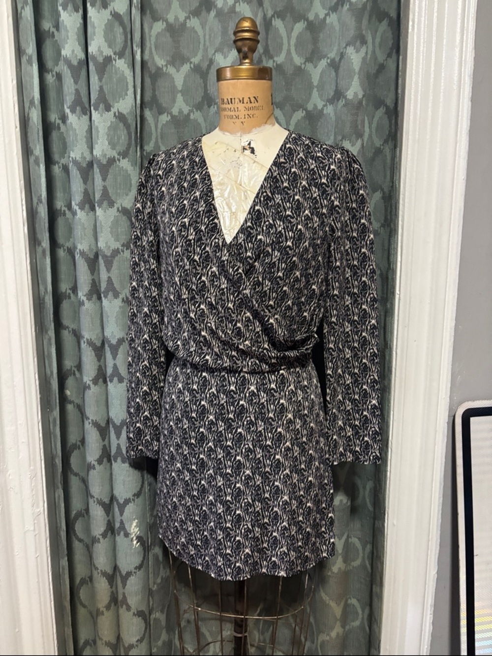 Vanessa Bruno Black and White Printed Long-Sleeve Wrap Dress